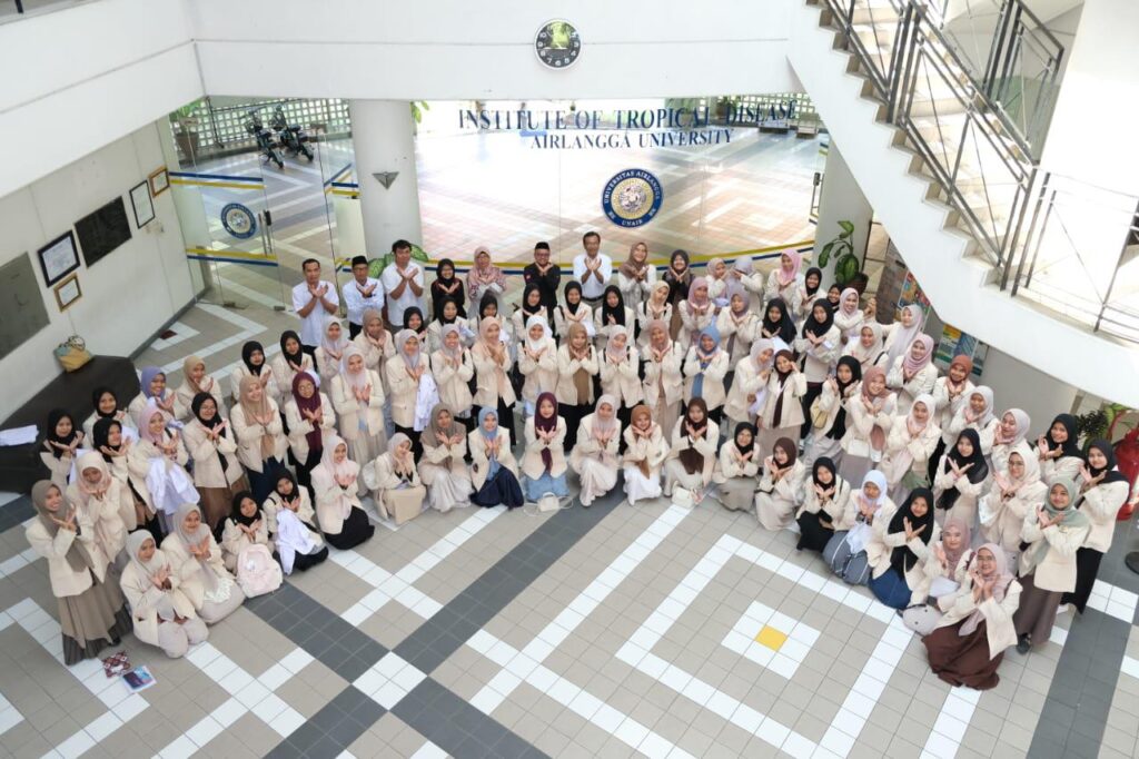 Mahasiswa Biologi FMIPA Universitas Annuqayah Lakukan Kunjungan Edukasi ke Institute of Tropical Disease UNAIR